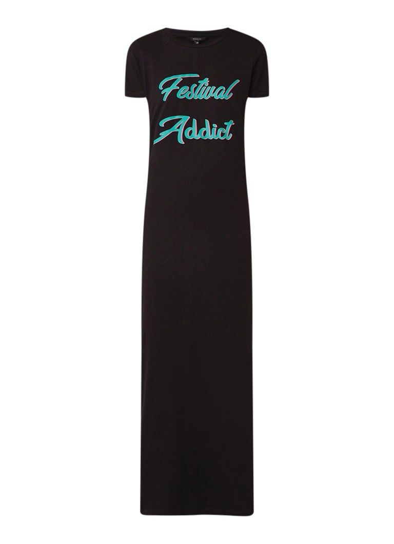 NIKKIE Festival Addict maxi T-shirt jurk met tekstopdruk zwart