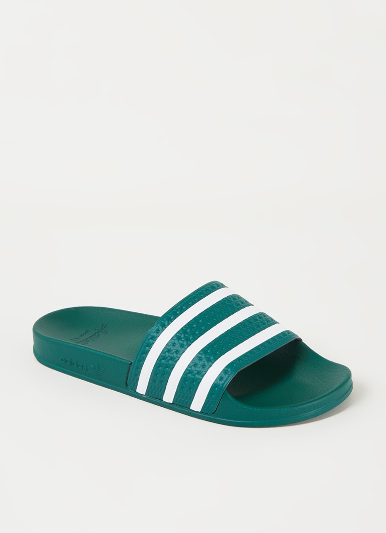 scheren publiek Sta op adidas Adilette slipper met streepprint • Donkergroen • de Bijenkorf