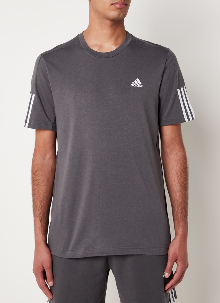 adidas - Trainings T-shirt met logo en streepdetail - Grijs