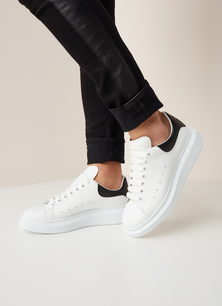 Boren meerderheid rib Alexander McQueen Oversized sneaker van kalfsleer • Wit • de Bijenkorf