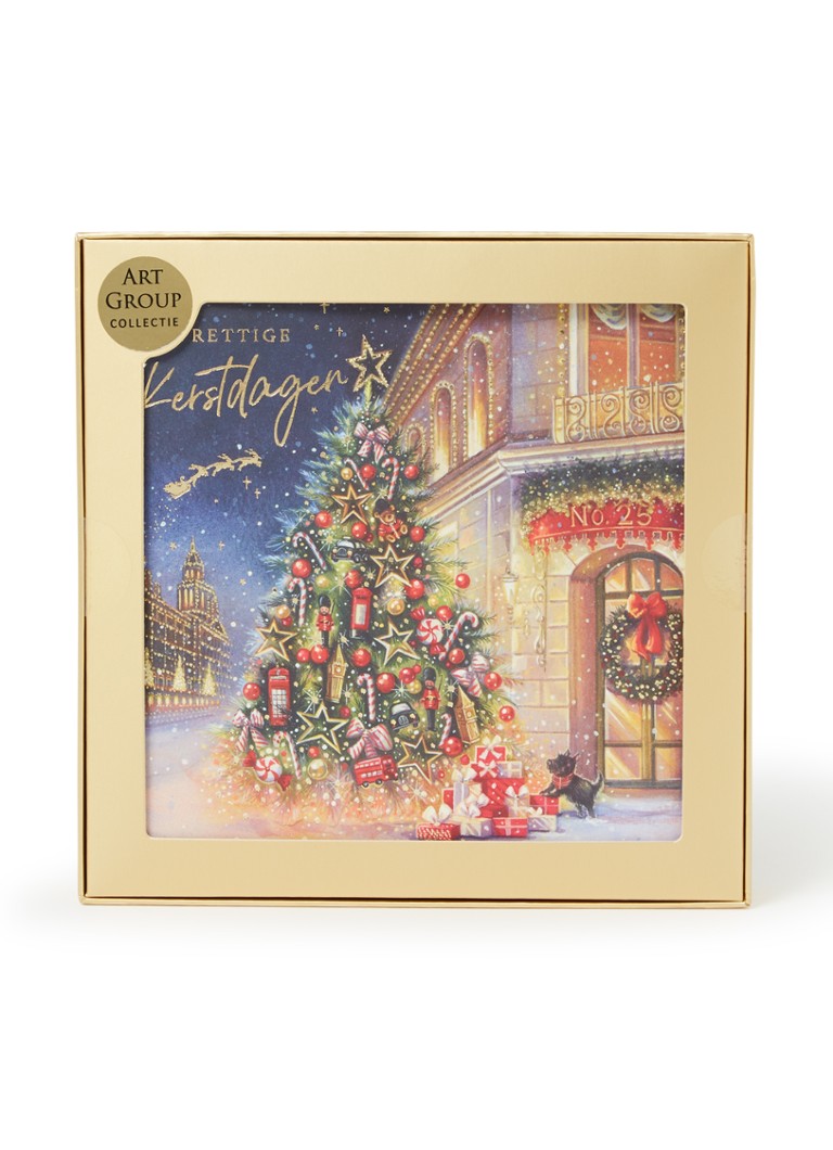 Art Group Kerstboom buiten vol roodwitte decoraties kerstkaart 1