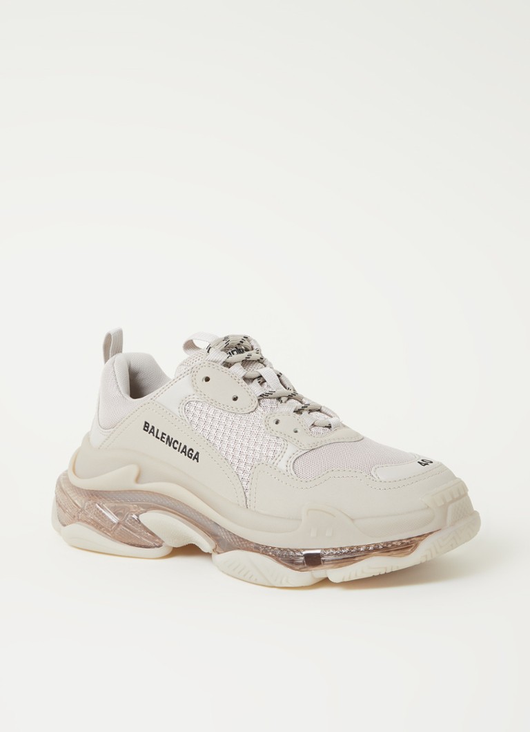 beige balenciaga triple s