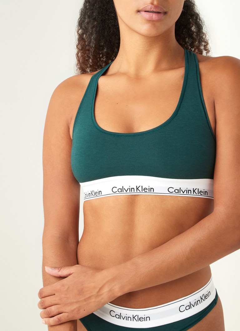 Calvin Klein Modern cotton bralette met logoband en racerback • Donkergroen de Bijenkorf