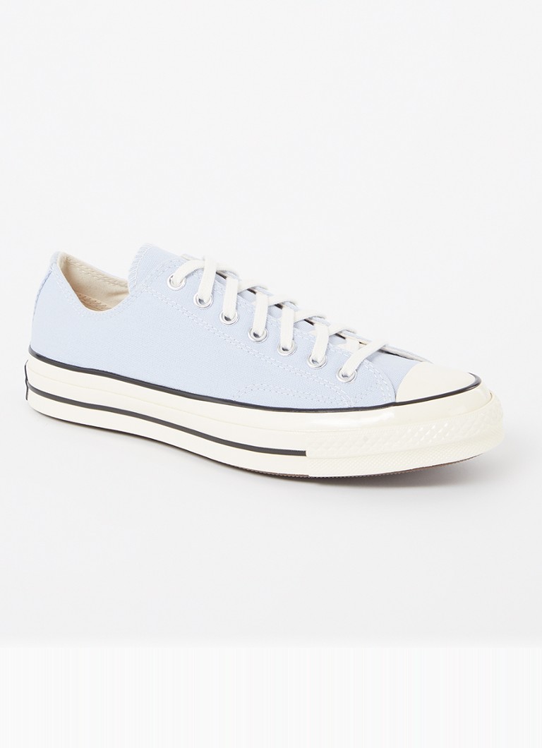 Converse - Chuck 70 low sneaker van canvas - Lichtblauw