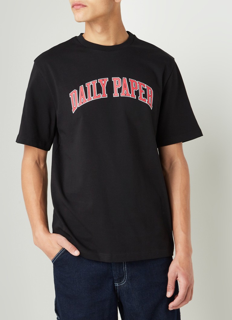 T-shirt essay picture