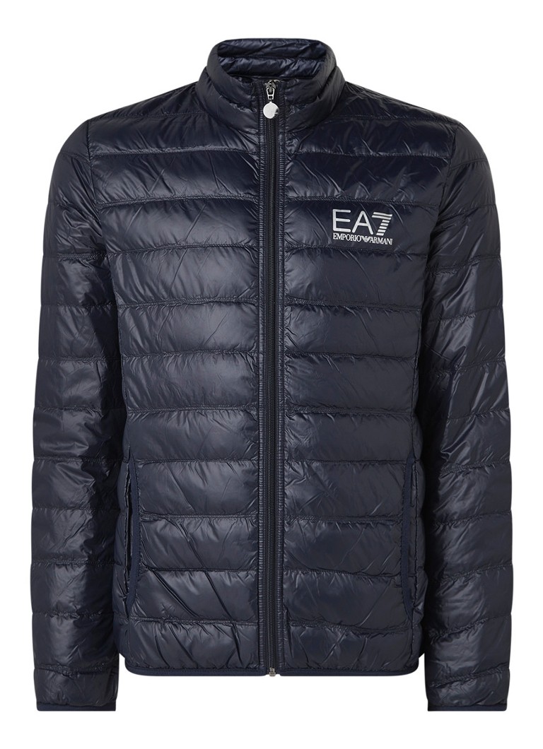 Promotie Afstotend Onnodig Emporio Armani Lichtgewicht gewatteerde jas met donsvulling • Donkerblauw • de Bijenkorf Promotie Afstotend Onnodig Emporio Armani Lichtgewicht gewatteerde jas met donsvulling • Donkerblauw • de Bijenkorf