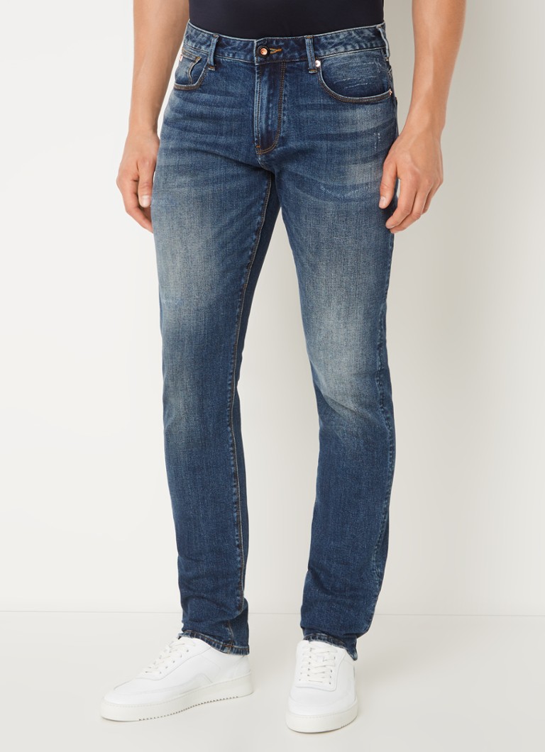 Emporio Armani Slim fit jeans met verwassen afwerking en steekzakken ...