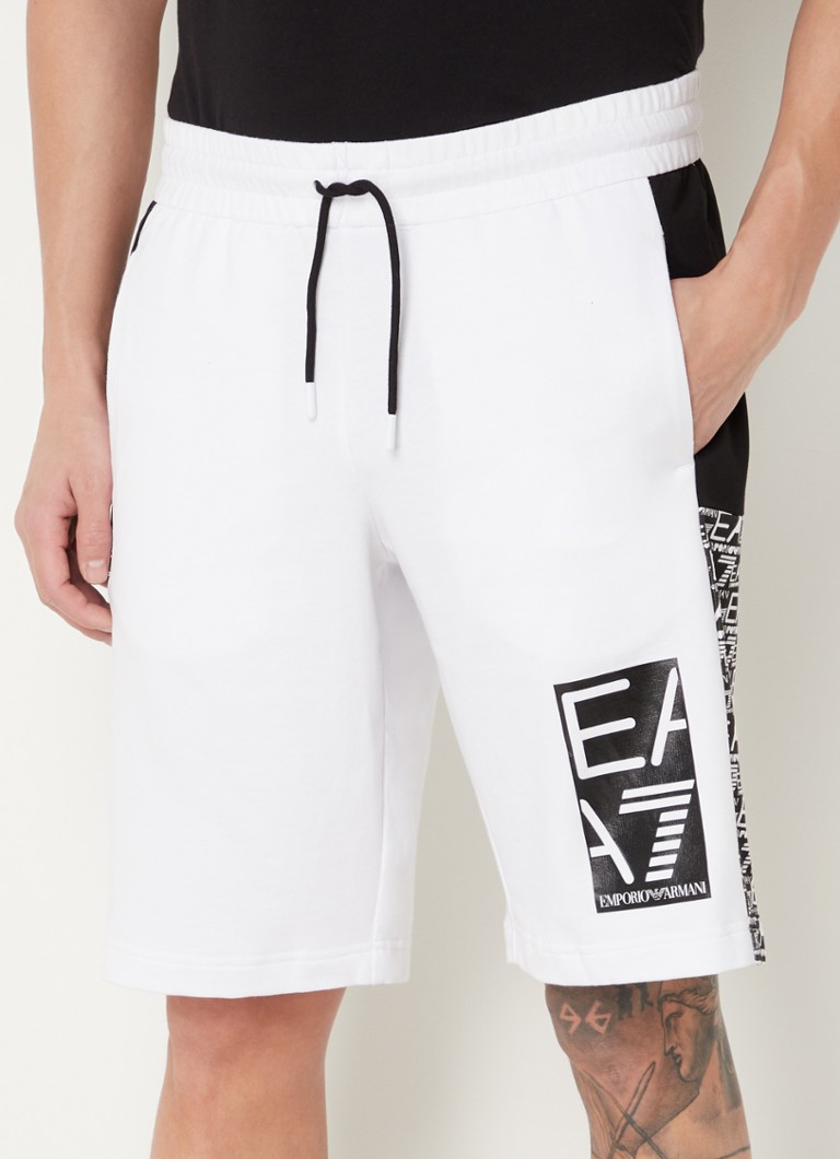 Evolueren Rondlopen Prime Emporio Armani Straight fit korte broek met logoprint • Wit • de Bijenkorf