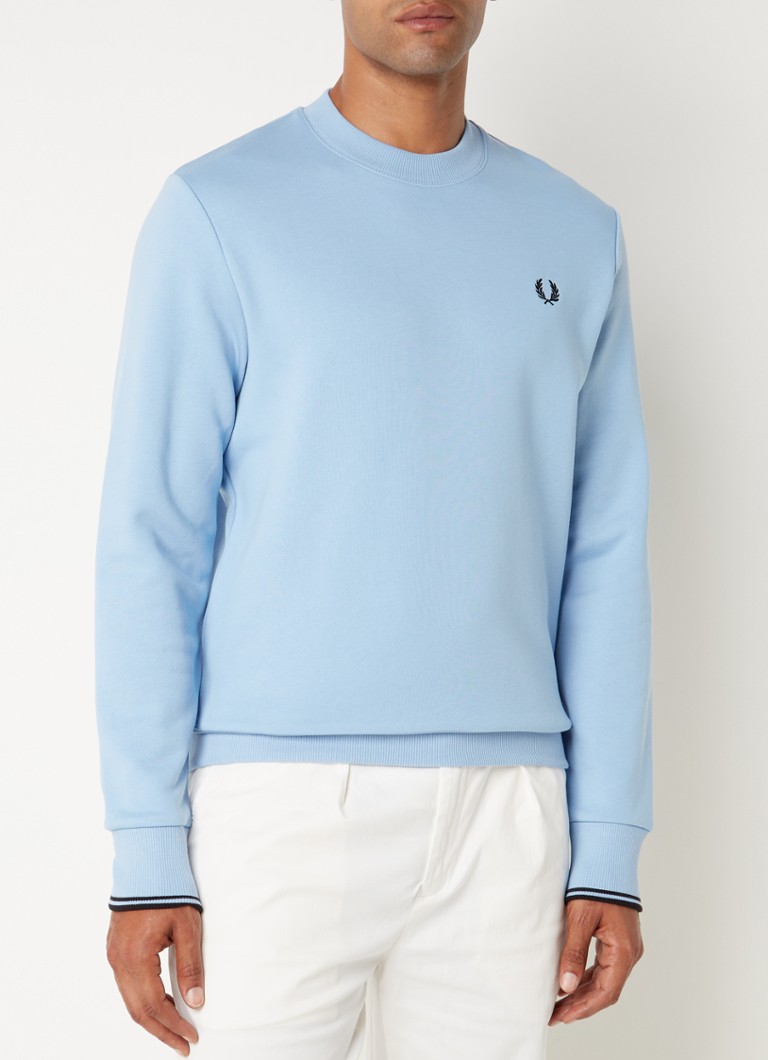 Fred Perry Sweater met logoborduring • Lichtblauw de Bijenkorf