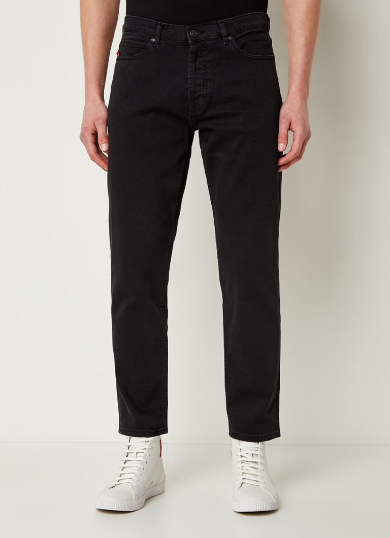 HUGO BOSS 634 tapered jeans met gekleurde wassing • Zwart • de Bijenkorf