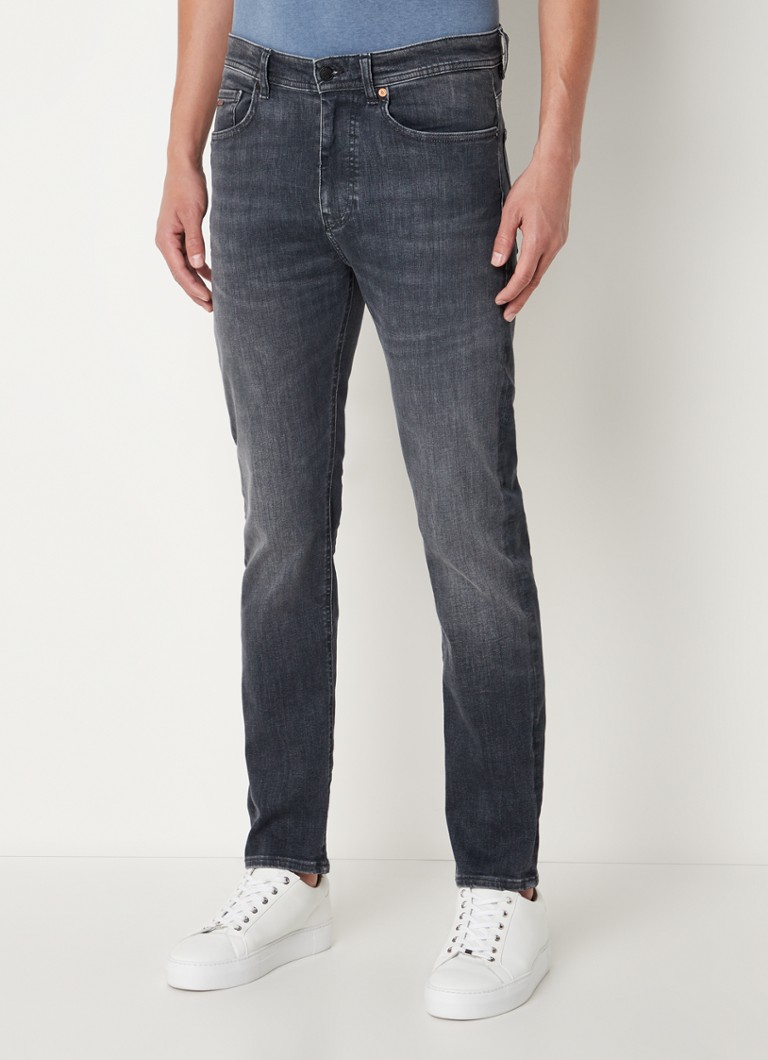 HUGO BOSS Taber tapered fit jeans met gekleurde wassing en stretch