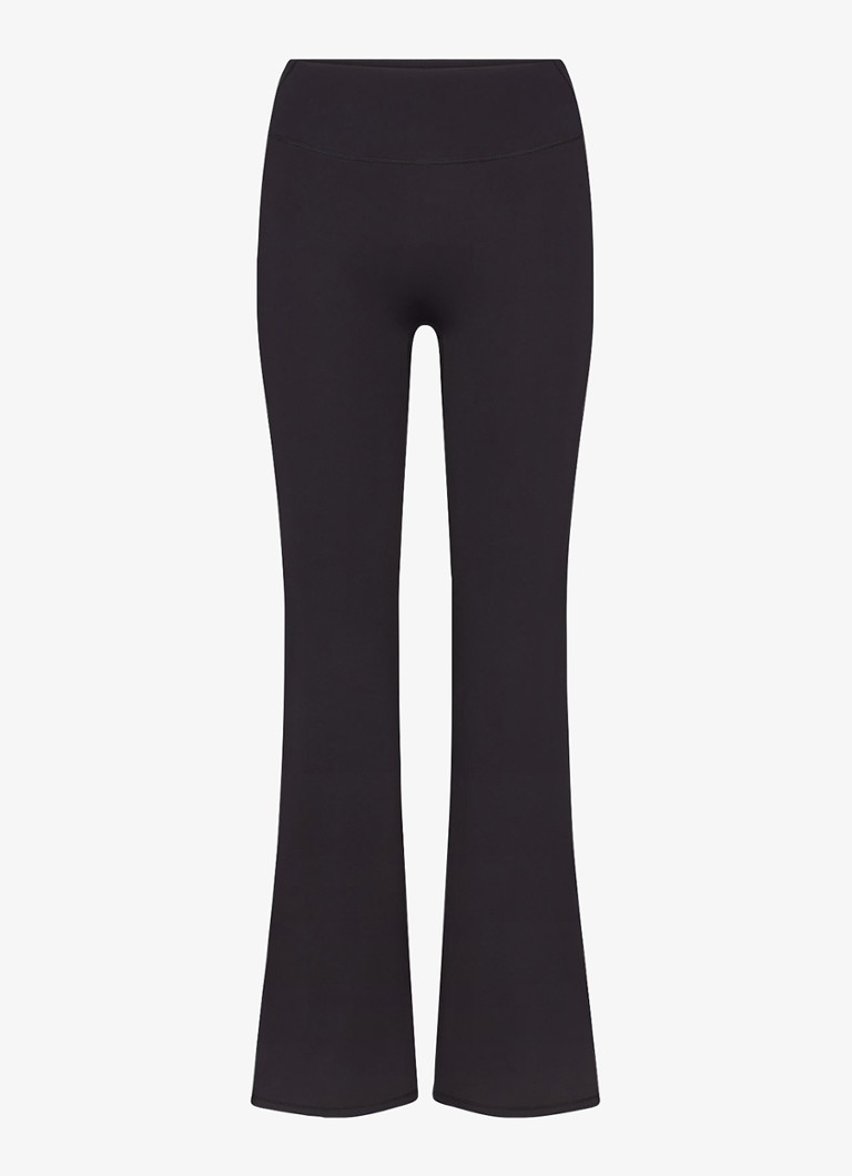 NikeSKIMS Dames Matte high waist flared fit trainingslegging in de kleur Zwart, maat: L