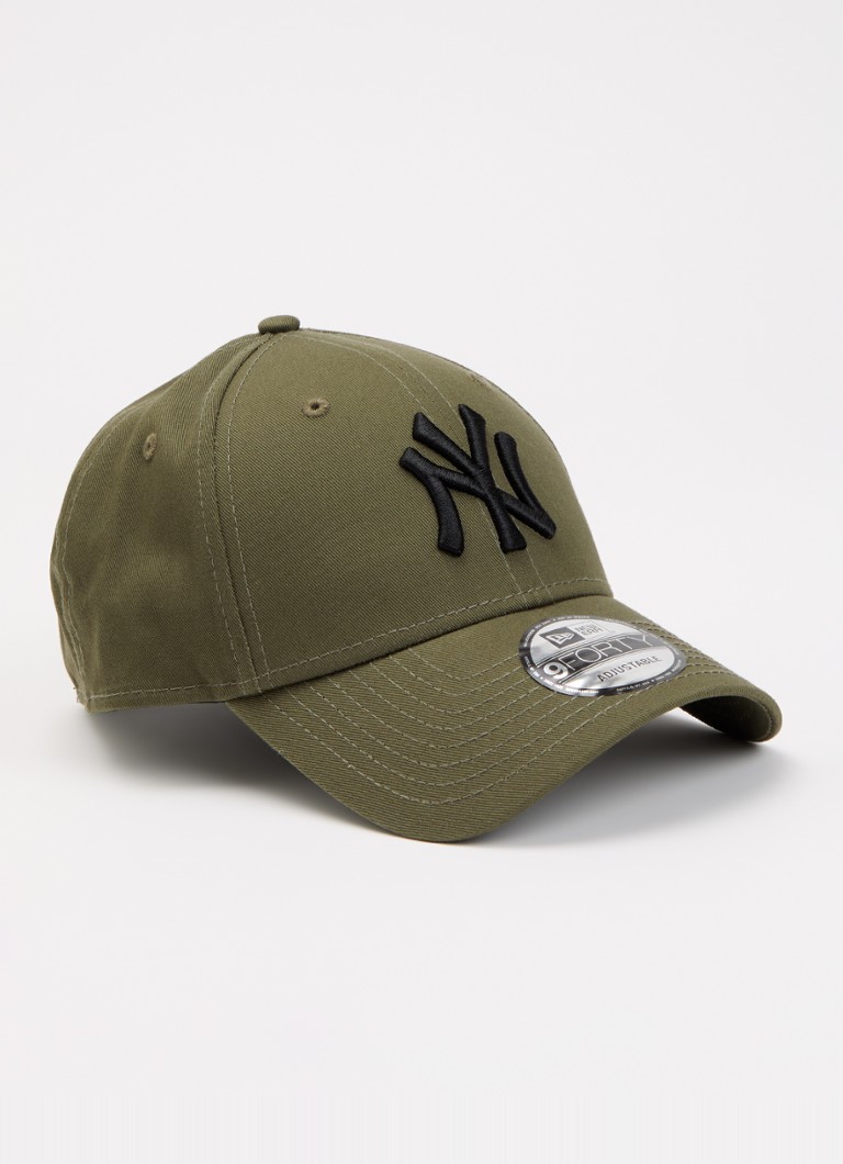 New Era Heren Pet met logoborduring in de kleur Legergroen, maat: OS