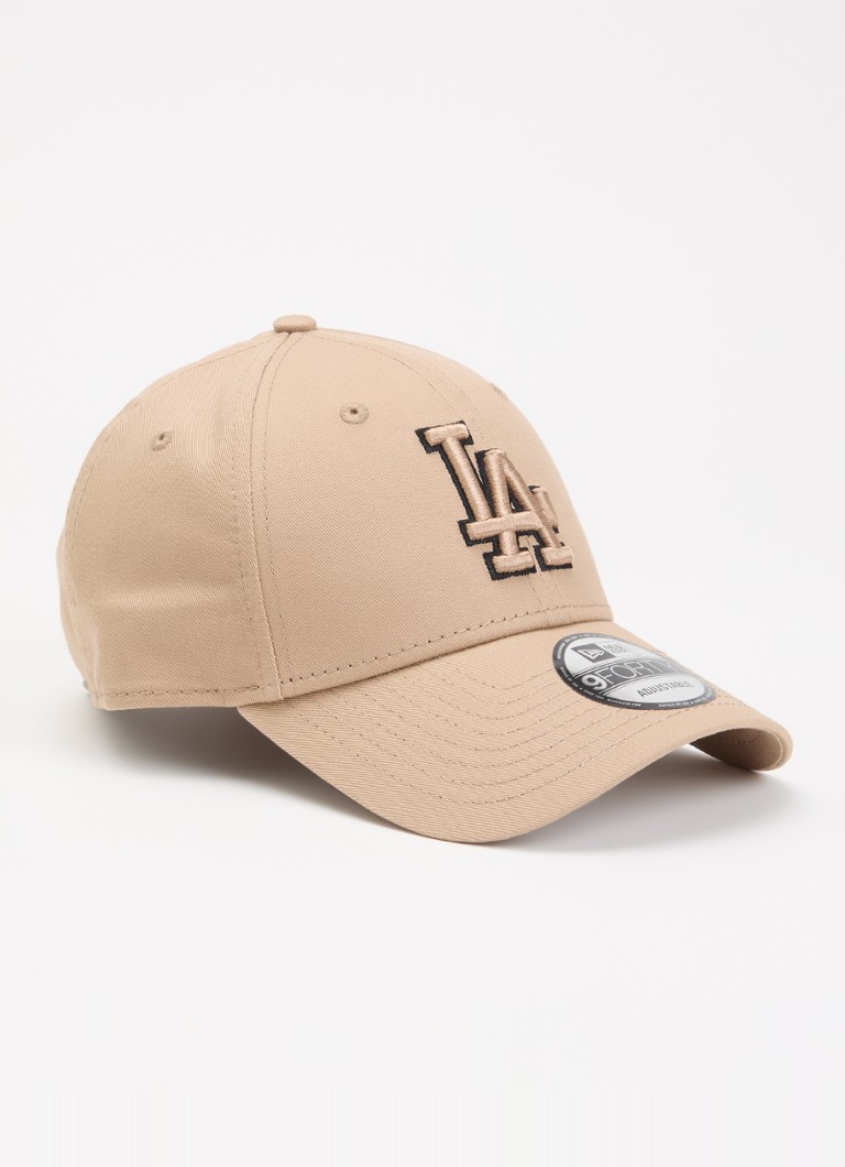 New Era Heren Pet met logoborduring in de kleur Camel, maat: OS