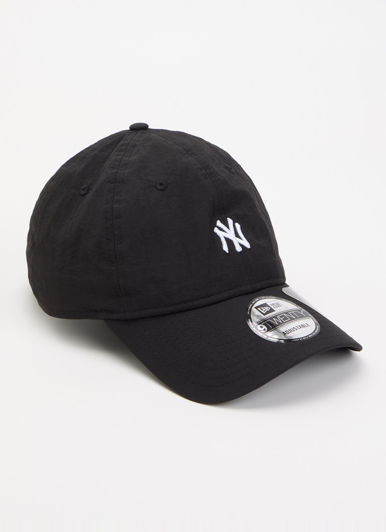 New Era Dames 9Twenty pet met logoborduring in de kleur Zwart, maat: OS