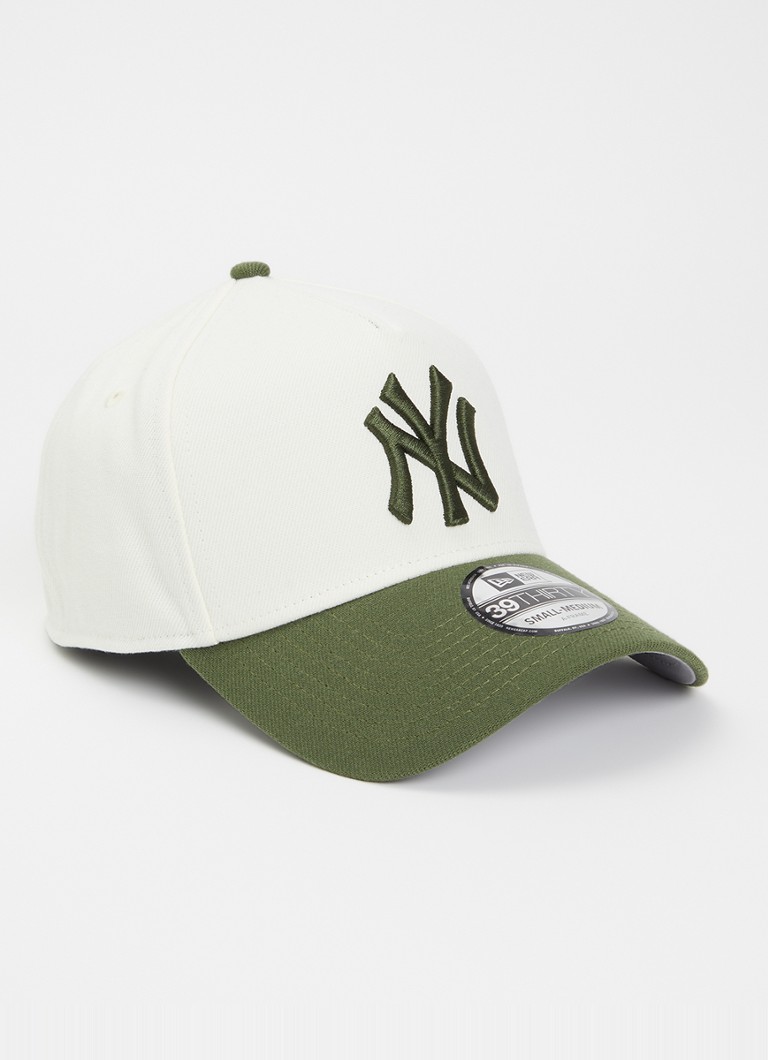 New Era Heren Pet met logoborduring in de kleur Donkergroen, maat: S/M