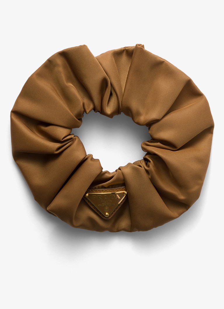 Prada Re-Nylon scrunchie met logo Camel Beauty tools