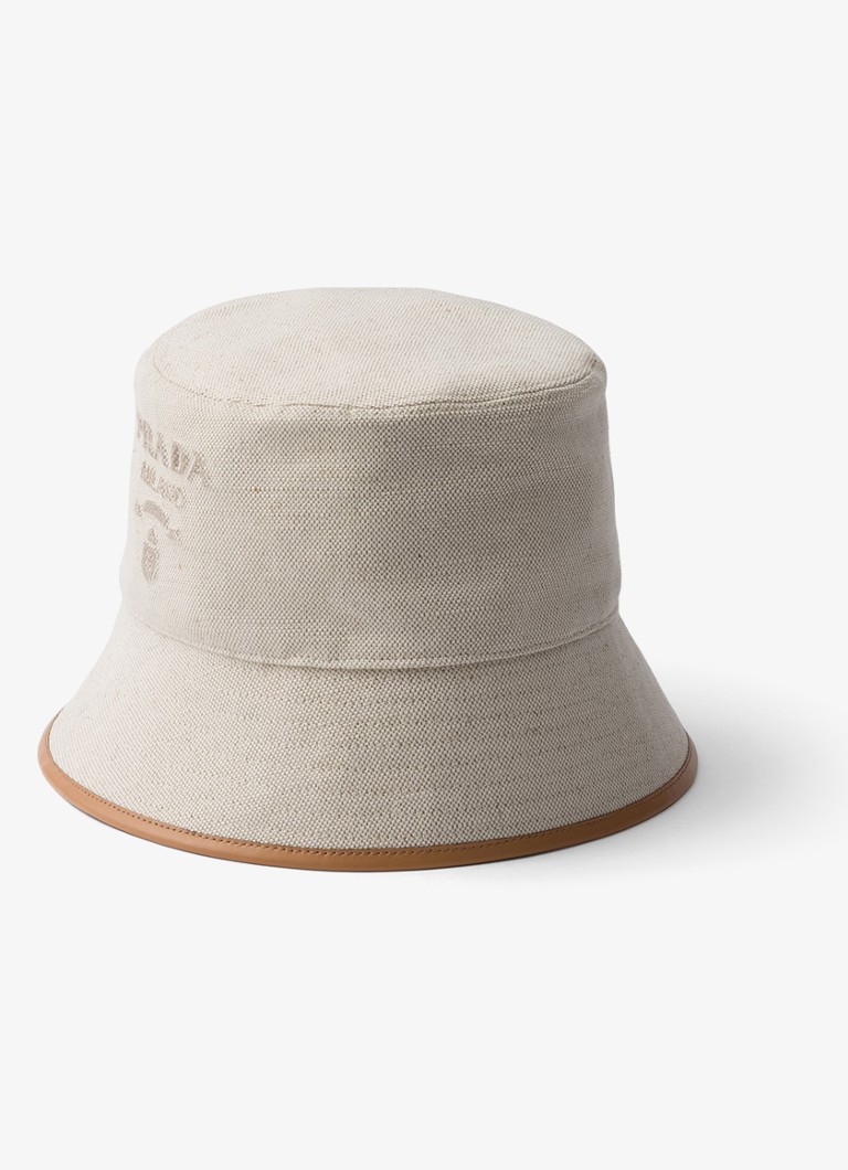 Prada Dames Bucket hoed met logo en leren details in de kleur Gebroken wit