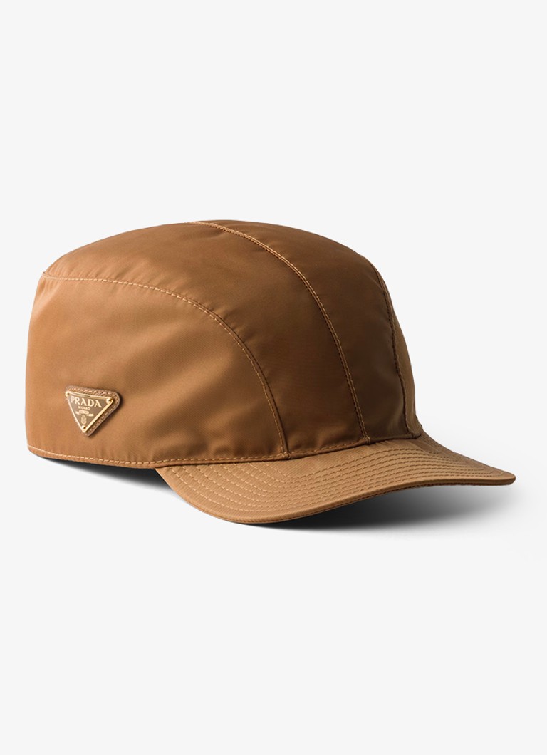 Prada Dames Re-Nylon baseball pet met logo in de kleur Camel