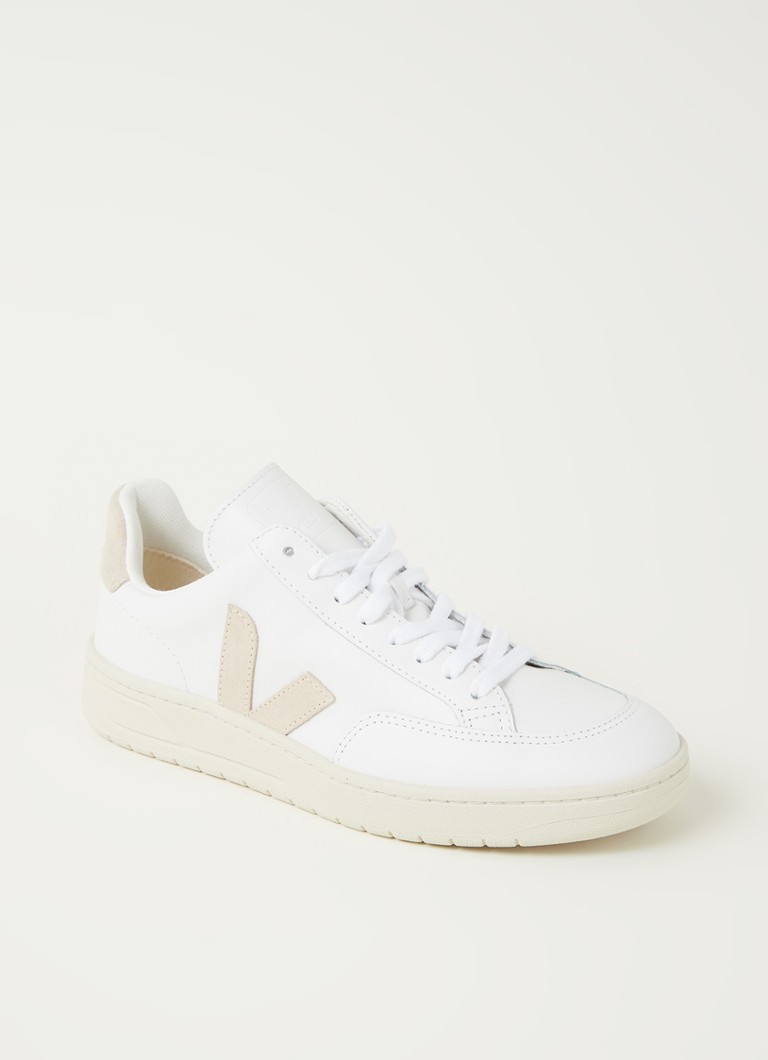 Veja Dames V-12 sneaker van leer met suède details in de kleur Beige, maat: 39
