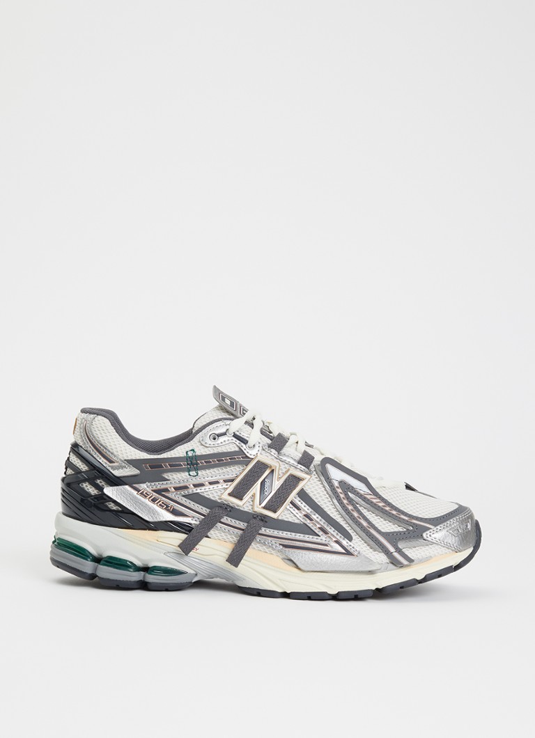New Balance Heren 1906A sneaker met mesh details in de kleur Grijs, maat: 46,5