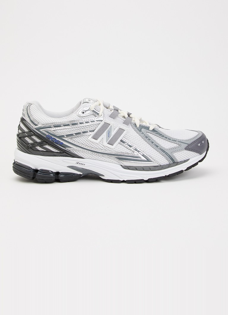 New Balance Heren 1906R sneaker met mesh detail in de kleur Grijs, maat: 45,5