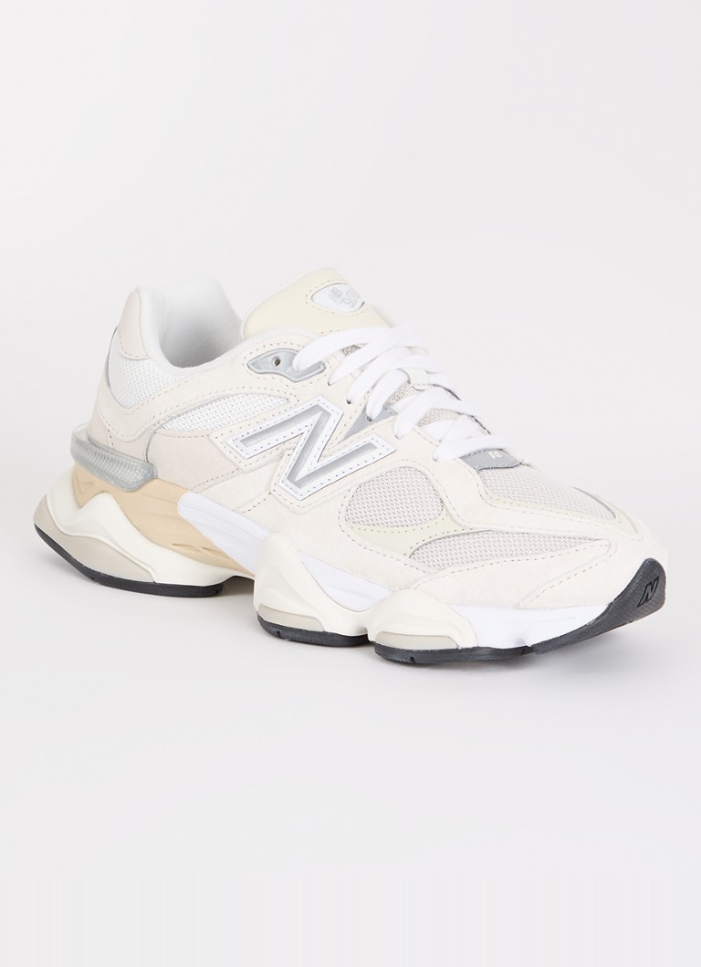 New Balance Dames 9060 sneaker met mesh details in de kleur Gebroken wit, maat: 37