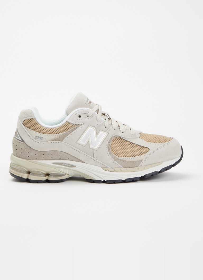New Balance Dames U2002 sneaker van suède met mesh details in de kleur Taupe, maat: 38