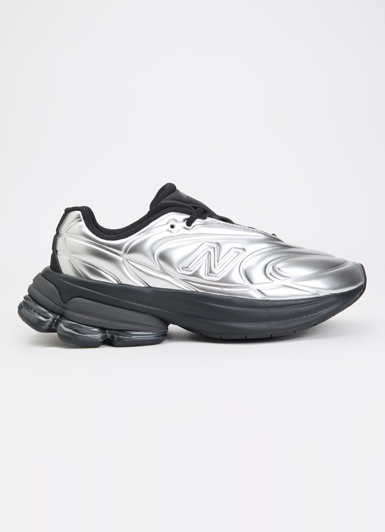 New Balance Dames 5030 sneaker met metallic finish in de kleur Zilver, maat: 37