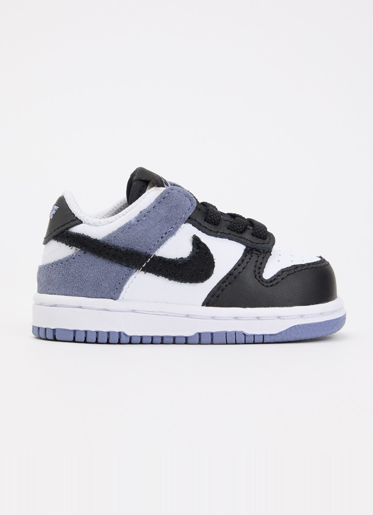 Nike Jongens Dunk Low sneaker met leren details in de kleur Zwart, maat: 22