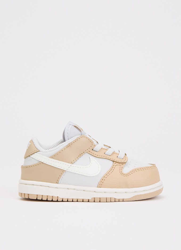 Nike Meisjes Dunk Low sneaker met details van leer en logo in de kleur Lichtbruin, maat: 25