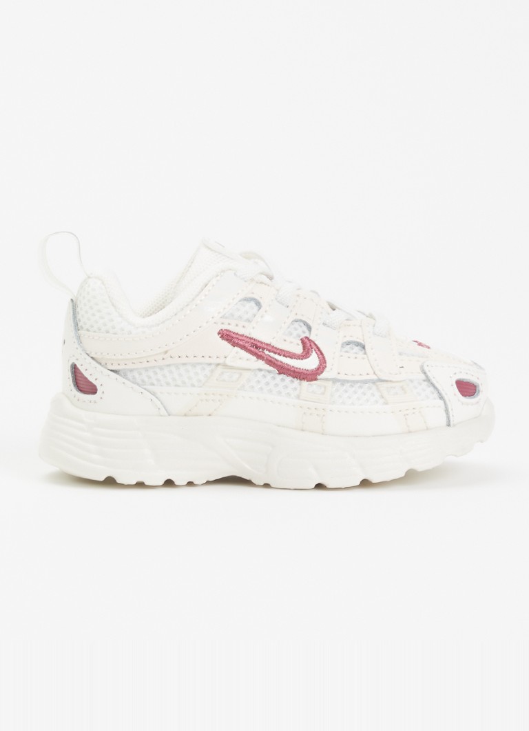 Nike Meisjes P-6000 sneaker met mesh details in de kleur Paars, maat: 19.5