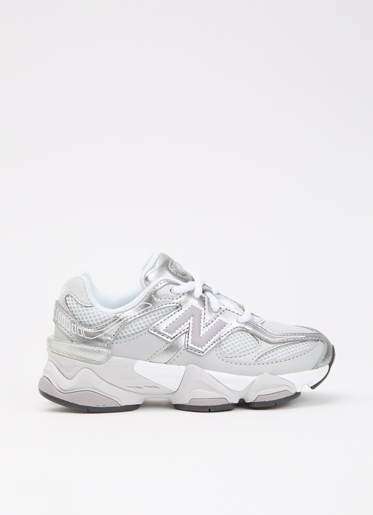 New Balance Meisjes 9060 sneaker met mesh details in de kleur Zilver, maat: 29