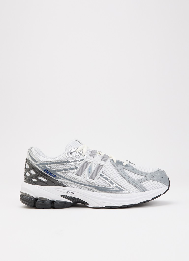 New Balance Meisjes 1906R sneaker met mesh en metallic details in de kleur Grijs, maat: 40