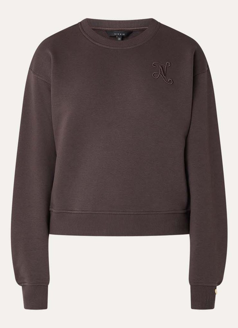NIKKIE Dames Swirl sweater met logoborduring in de kleur Bruin