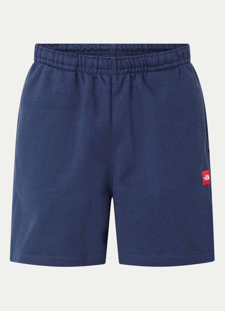 The North Face Heren Red box straight fit korte joggingbroek met steekzakken in de kleur Donkerblauw, maat: S