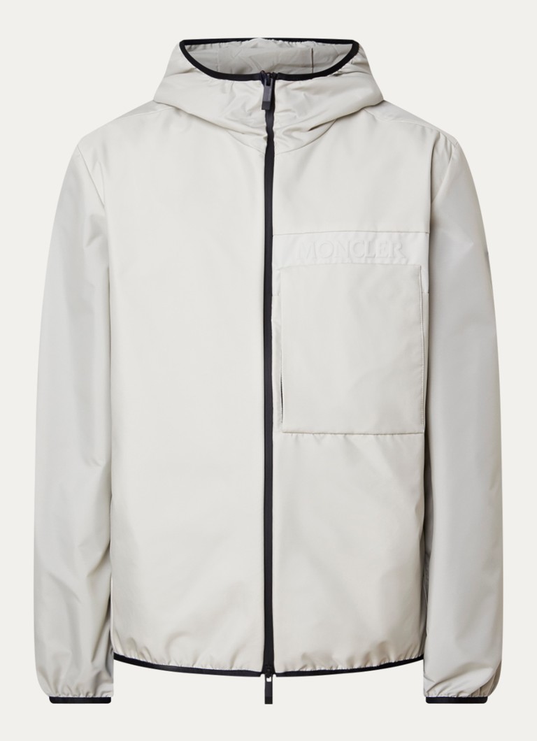 Moncler Heren Fonteghi softshell jack met capuchon en ritszakken in de kleur Gebroken wit, maat: 3/L