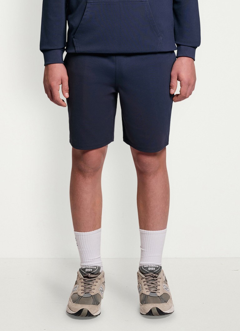 Lyle & Scott Jongens Wide fit korte joggingbroek met logoborduring in de kleur Donkerblauw, maat: 12-13J=152