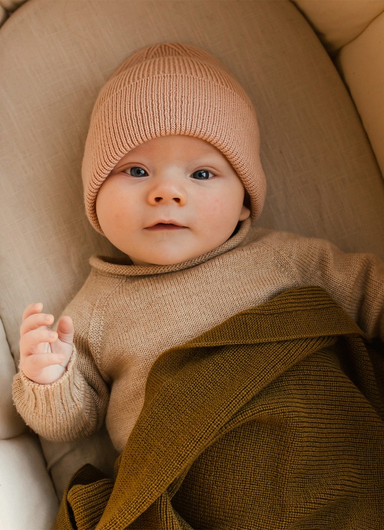 Hvid Meisjes Fonzie grofgebreide muts van merino wol in de kleur Lichtroze, maat: NEWBORN