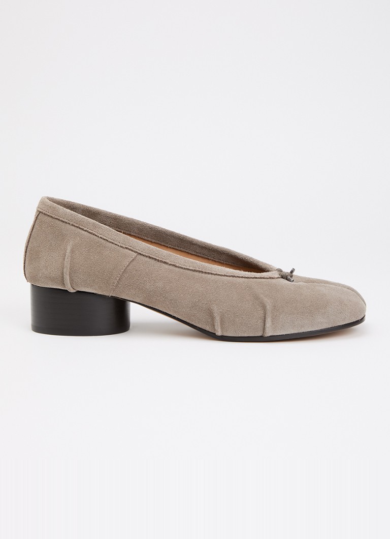 Maison Margiela Dames Tabi ballerina van suède in de kleur Taupe, maat: 39