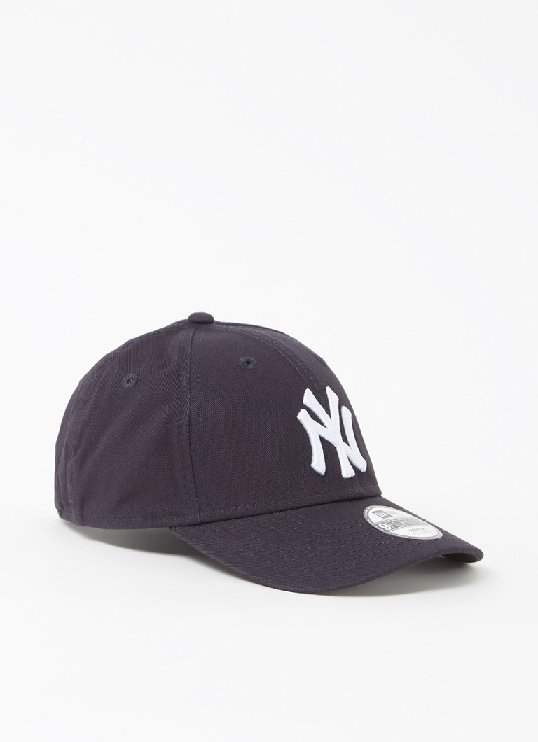 New Era Kids pet met borduring in de kleur Donkerblauw, maat: M