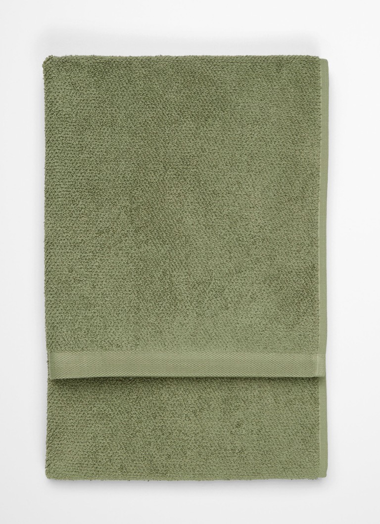 Marc O'Polo Timeless handdoek van katoen badstof Olijfgroen - Deal