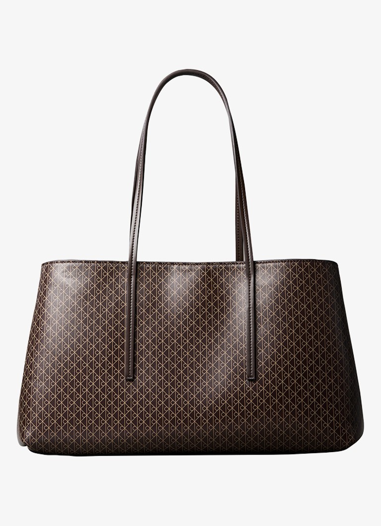 Calvin Klein Dames Schoudertas met logoprint in de kleur Donkerbruin