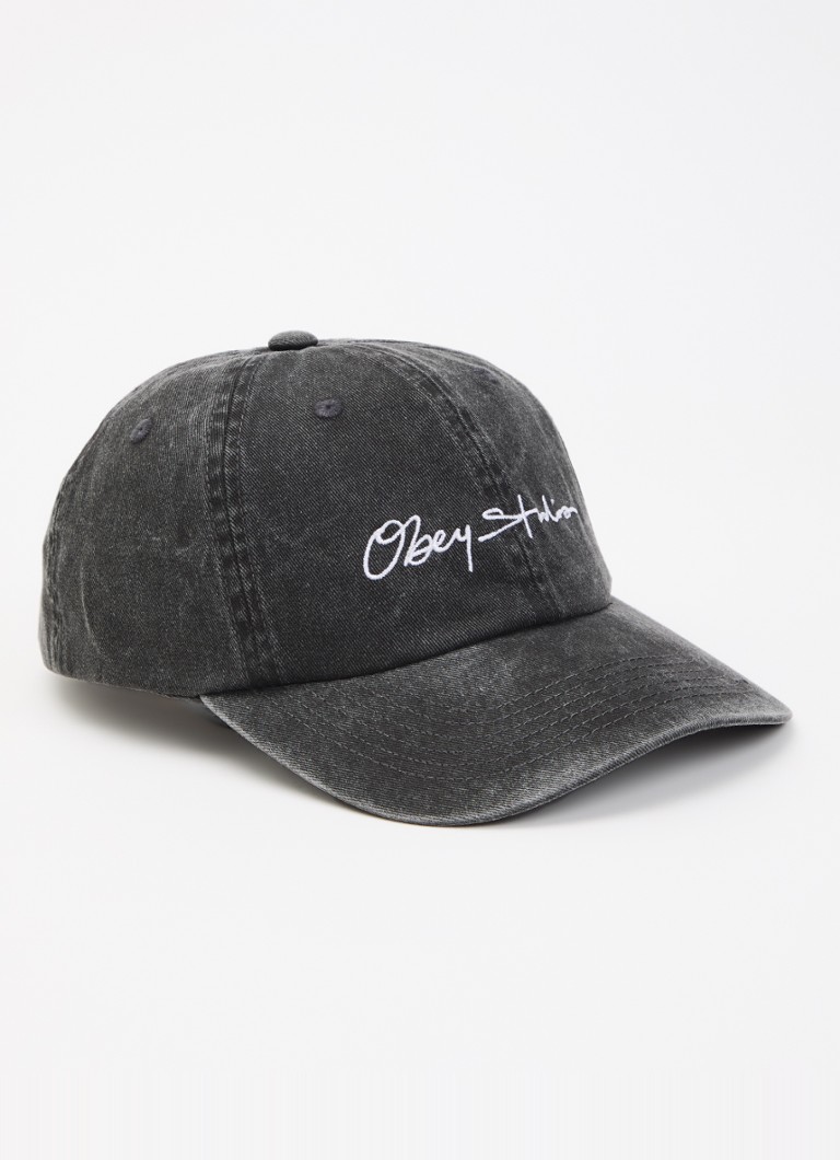 Obey Heren Signature 6 Panel pet met logoborduring in de kleur Zwart, maat: OS