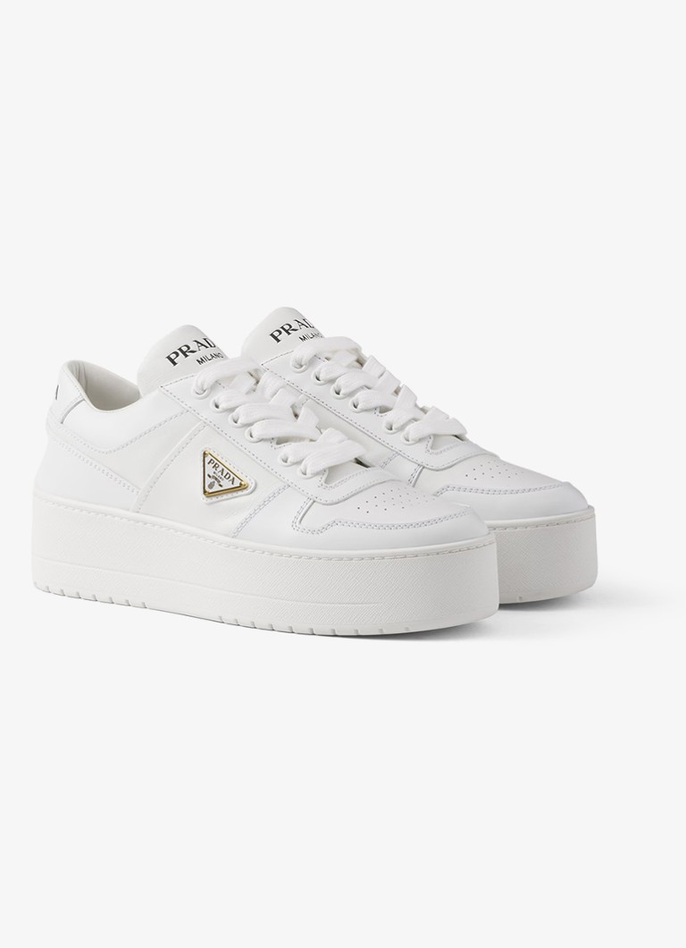 Prada Dames Downtown Bold sneaker van leer met plateauzool in de kleur Wit