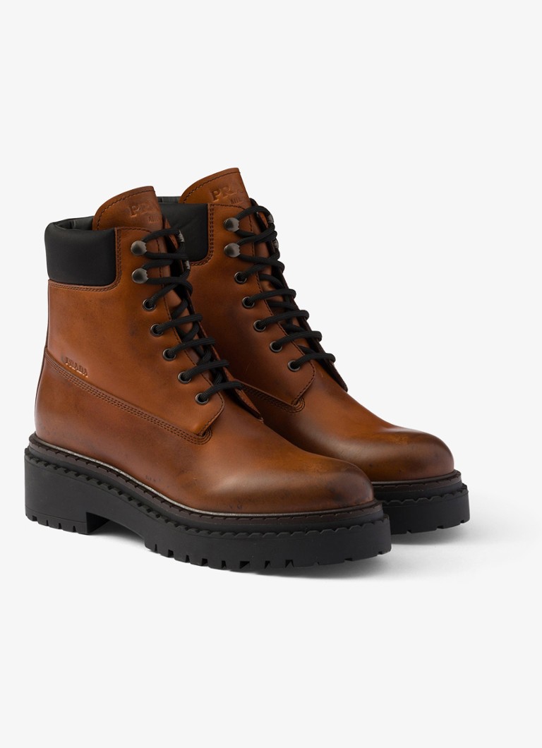 Prada Dames Re-Nylon veterboot van leer in de kleur Donkerbruin