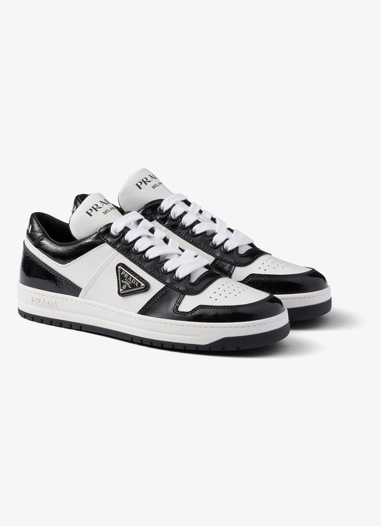 Prada Dames Downtown sneaker van leer met logo in de kleur Wit