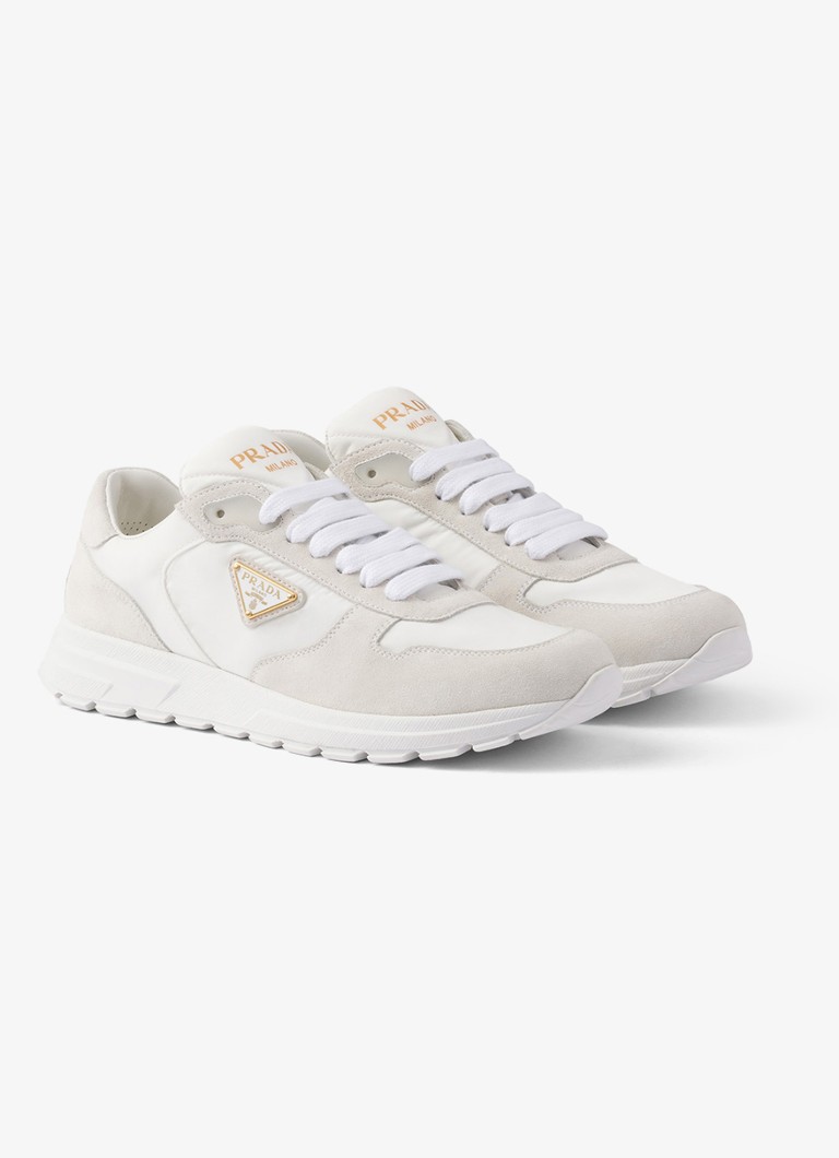 Prada Dames Prax 2.0 Re-Nylon sneaker met suède details in de kleur Gebroken wit