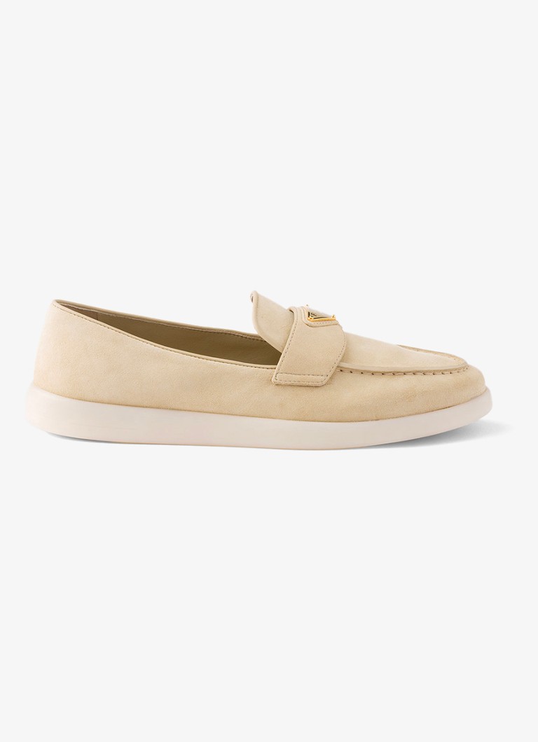 Prada Dames Loafer van suède met logo in de kleur Beige