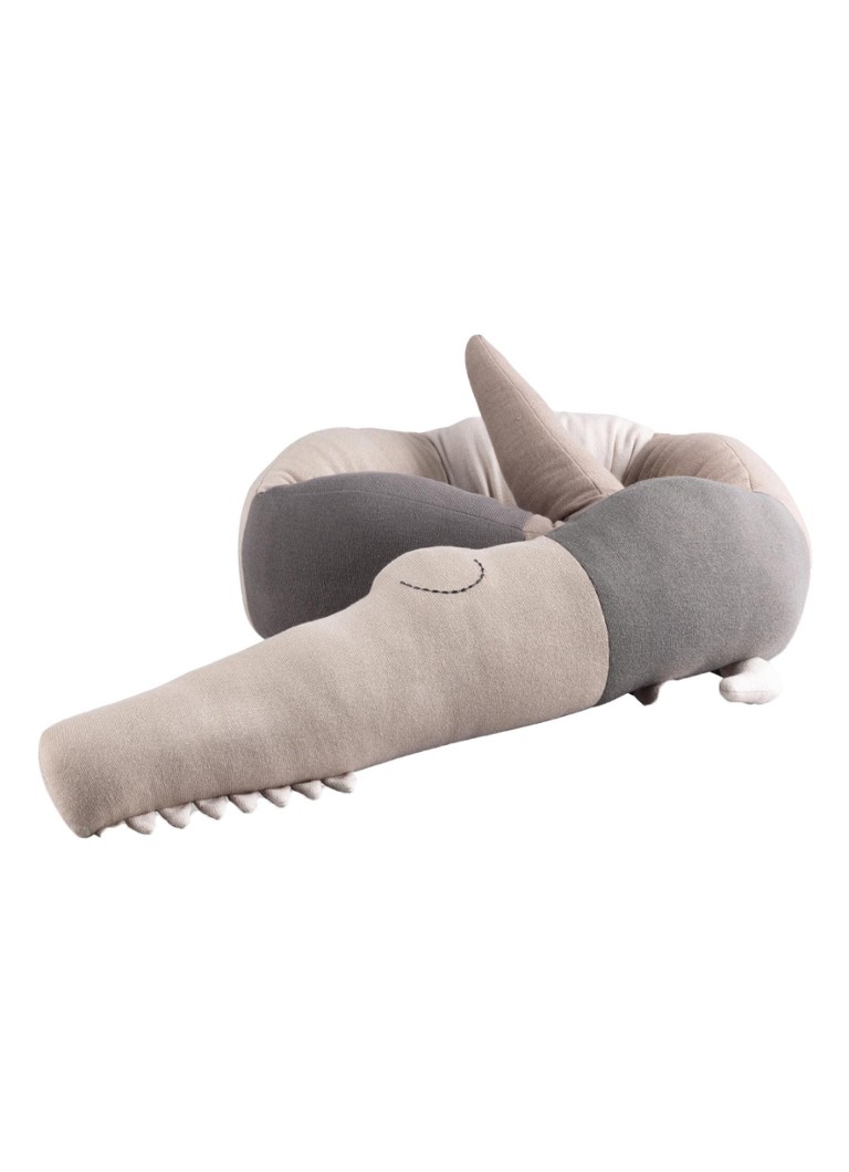 Sebra Sleepy Croc krokodil knuffel gebreid in de kleur Beige